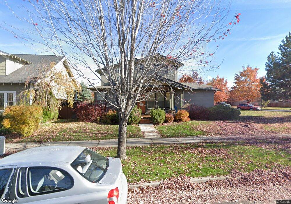 830 NW 17th St, Redmond, OR 97756 - photo 1