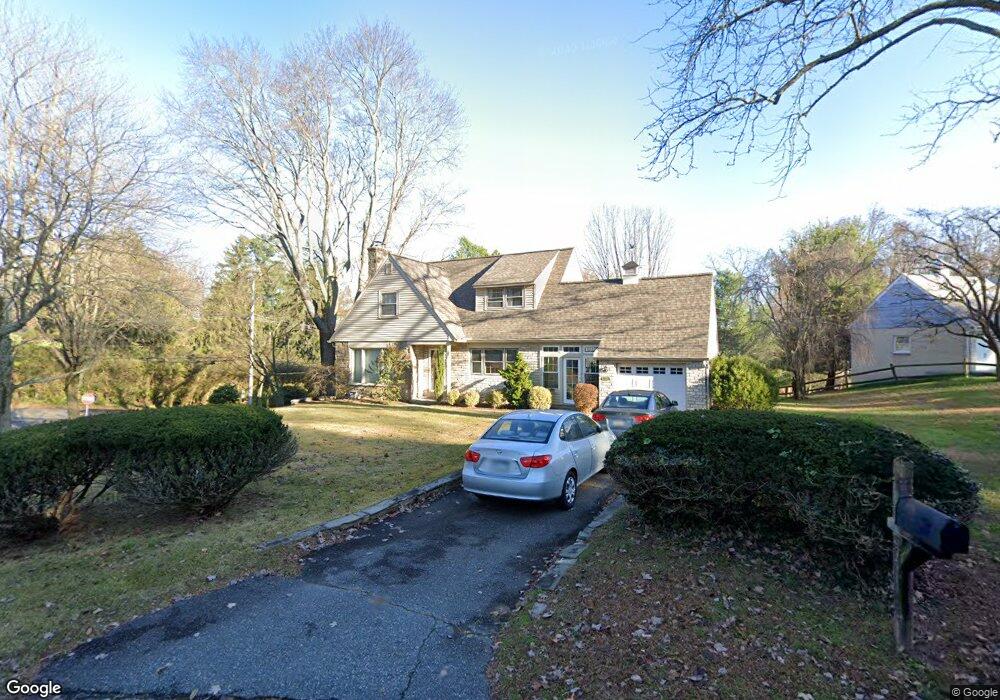 877 Parkridge Dr, Media, PA 19063 - photo 1