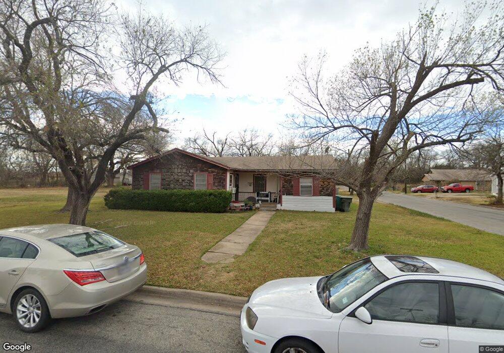 1226 N Bledsoe St, Sherman, TX 75090 - photo 1