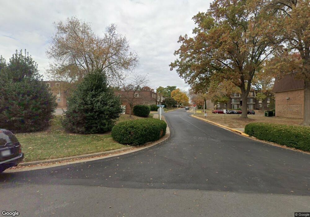 421 E Dartmouth Dr unit 1, Sterling, VA 20164 - photo 1