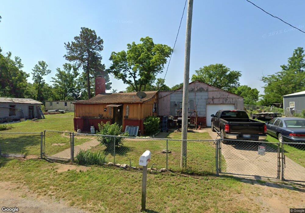 1418 E Jones St, Chouteau, OK 74337 - photo 1