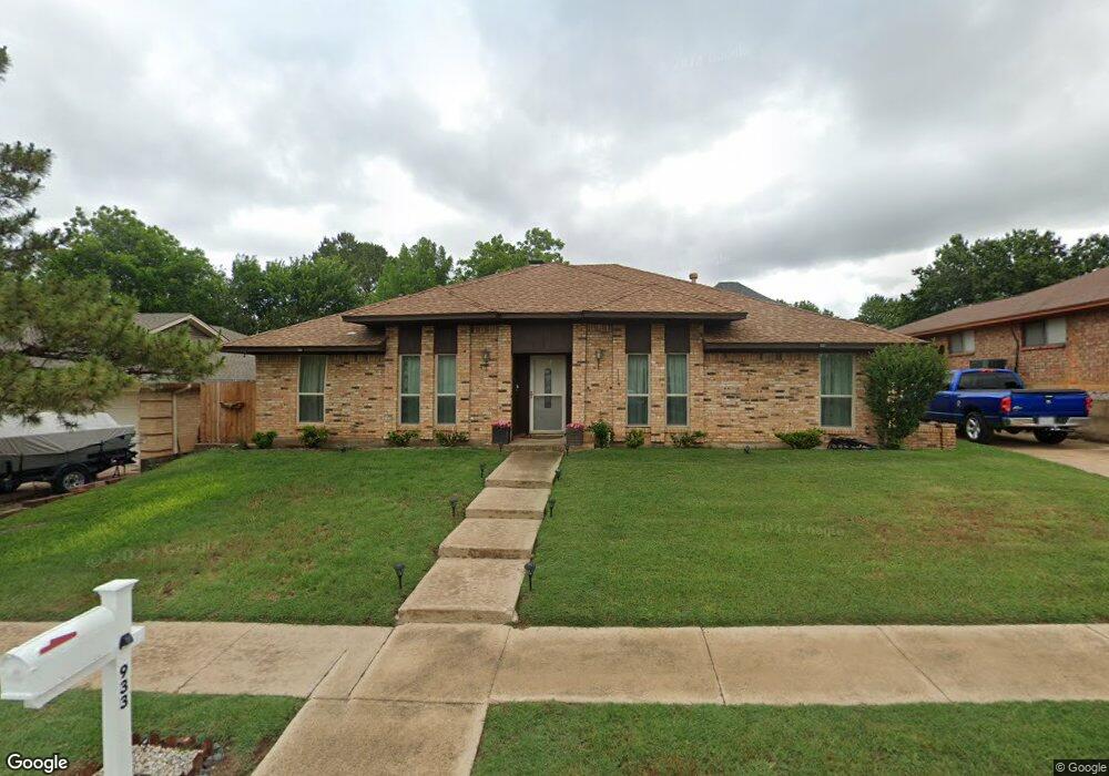 933 Clear View Dr, Bedford, TX 76021 - photo 1