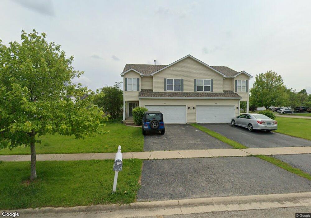 597 Chestnut Dr unit 1, Oswego, IL 60543 - photo 1