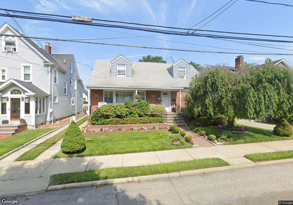 66 Violet Ave, Floral Park, NY 11001 - photo 1