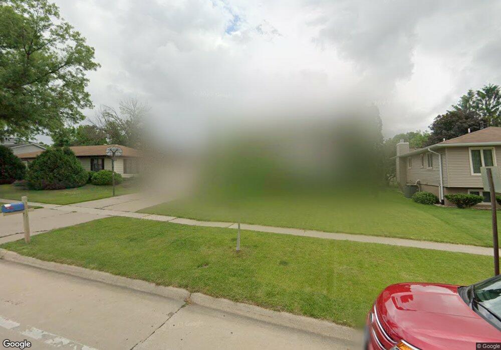 3915 1st Ave SW, Cedar Rapids, IA 52405 - photo 1