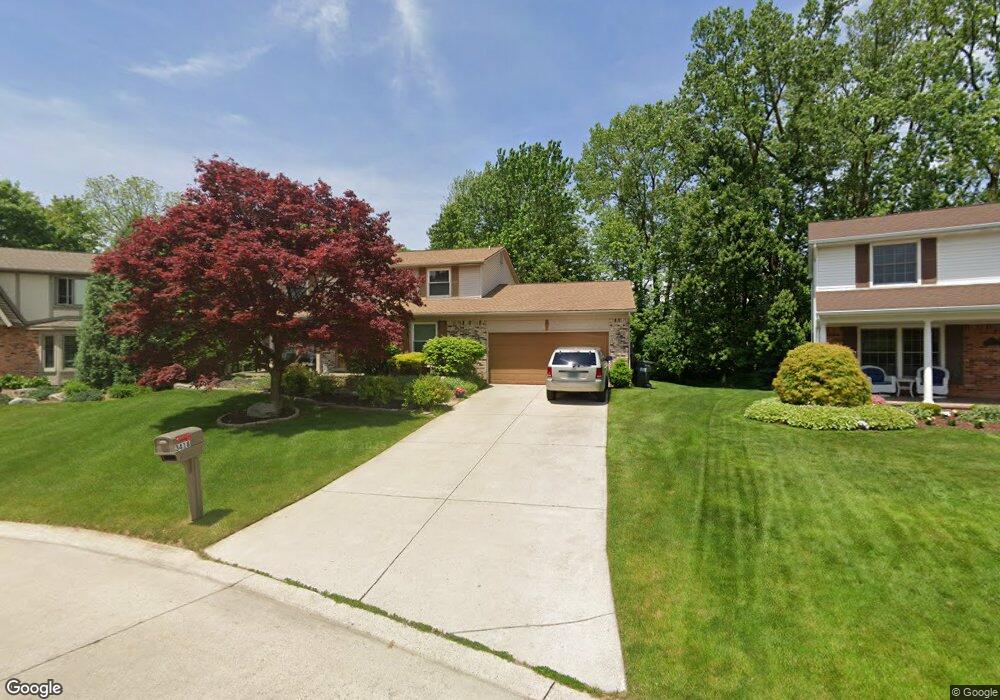 3418 Palm Aire Ct, Rochester Hills, MI 48309 - photo 1