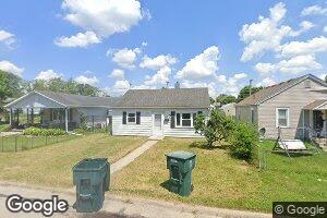 2412 W 10th St, Muncie, IN 47302