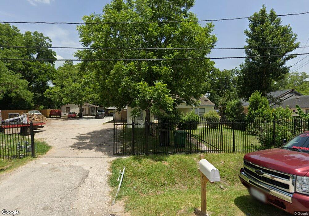 906 Prosper St, Houston, TX 77088 - photo 1