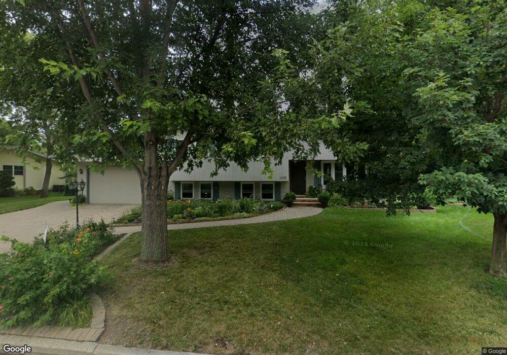 1605 7th Ave SE, Jamestown, ND 58401 - photo 1