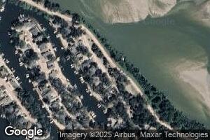 1095 Maple Ln, Fremont, NE 68025