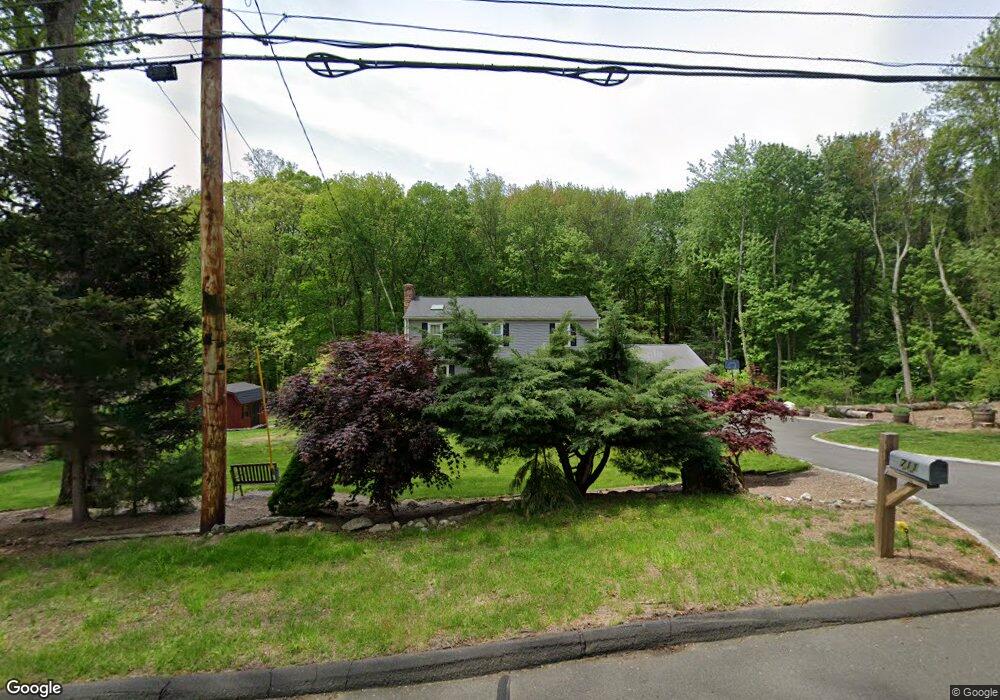 711 Booth Hill Rd, Trumbull, CT 06611 - photo 1