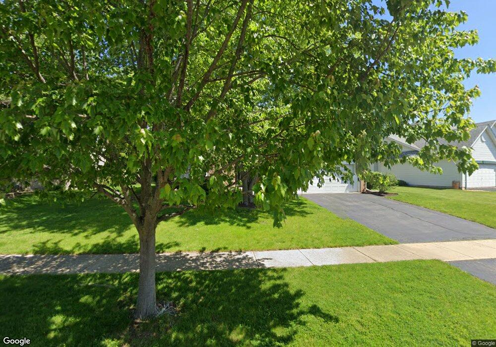 562 Lakeview Dr unit 4, Oswego, IL 60543 - photo 1