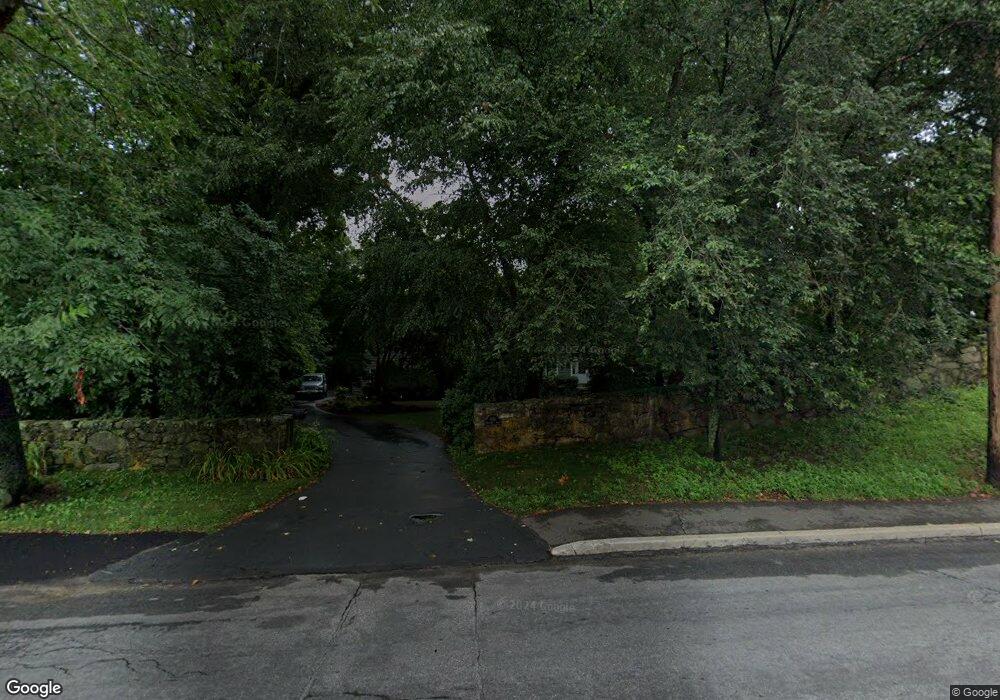 610 Unquowa Rd, Fairfield, CT 06824 - photo 1