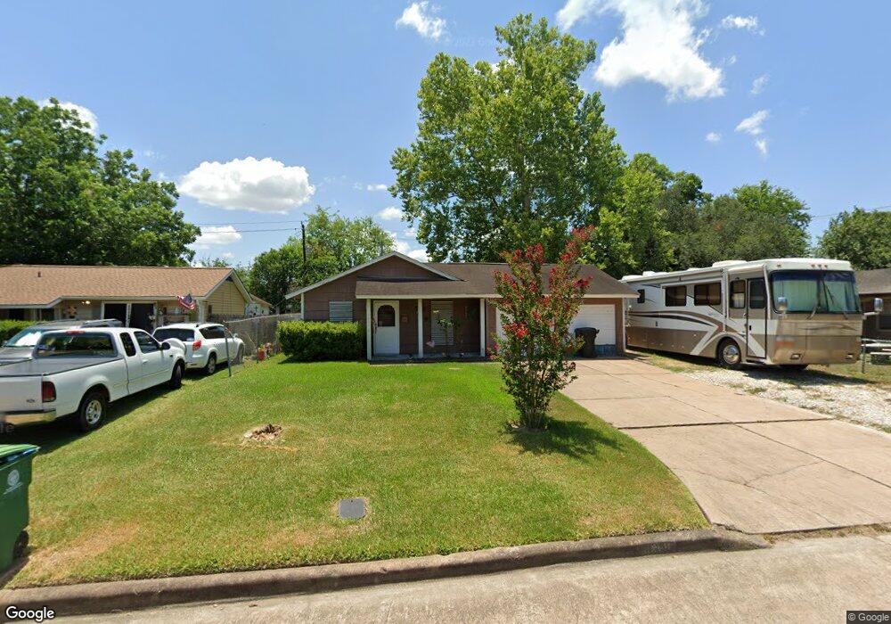 10018 Santa Monica Blvd, Houston, TX 77089 - photo 1