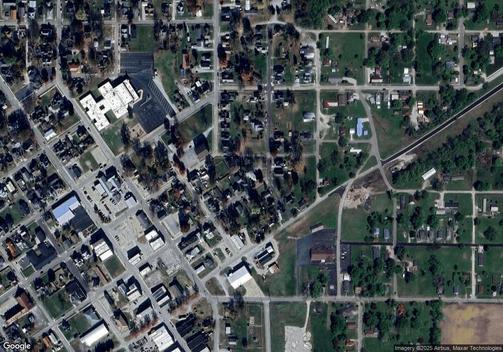 325 E 2nd St, Bicknell, IN 47512 - photo 1