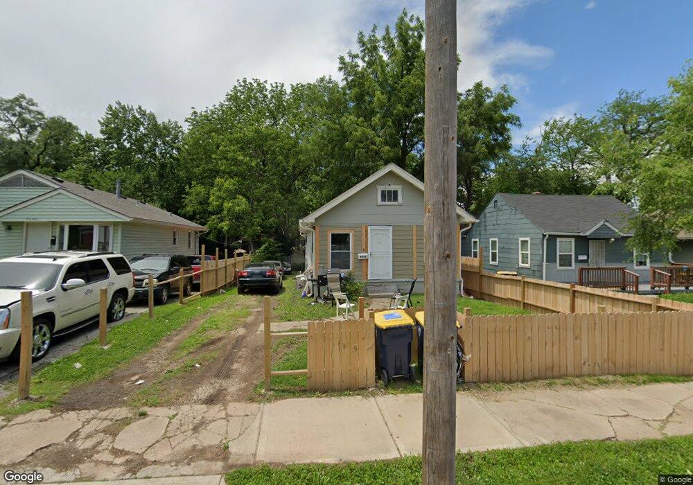 7038 Agnes Ave, Kansas City, MO 64132 - photo 1
