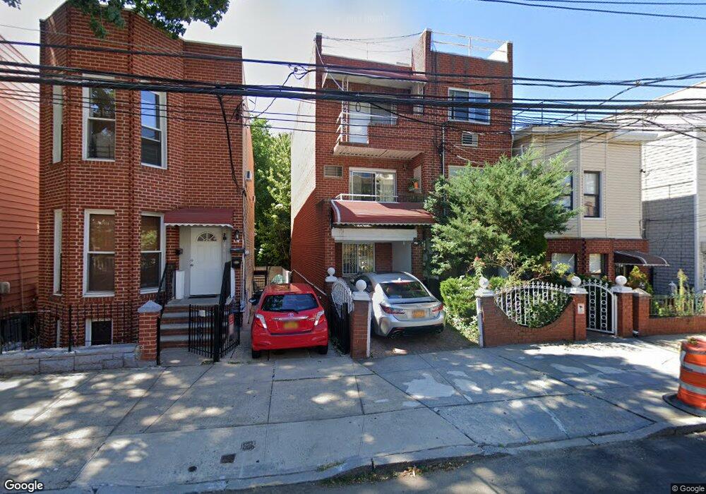 12-10 31st Dr unit 2, Astoria, NY 11106 - photo 1