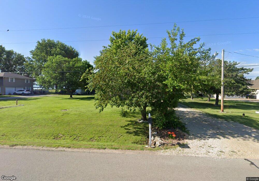 8625 SW 29th St, Topeka, KS 66614 - photo 1