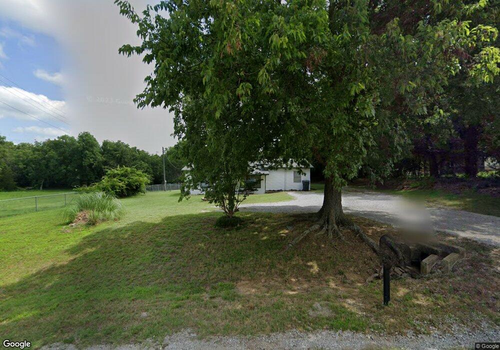 1922 Springdale Rd, Ardmore, OK 73401 - photo 1