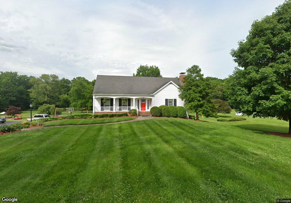 1207 Sycamore Dr, Manchester, TN 37355 - photo 1