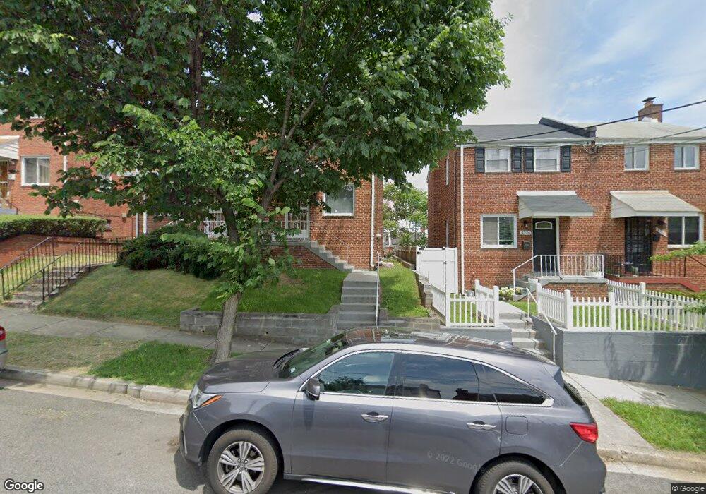 4220 Hildreth St SE, Washington, DC 20019 - photo 1