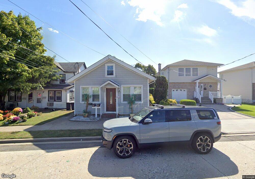 14 Wheeler Ave unit 1st Fl, Valley Stream, NY 11580 - photo 1