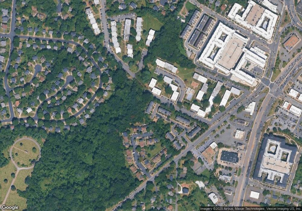 2959 Huntington Grove Square, Alexandria, VA 22306 - photo 1