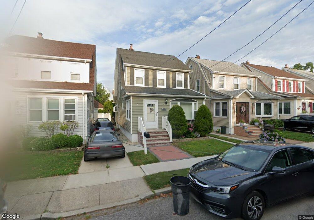 9226 245th St, Floral Park, NY 11001 - photo 1