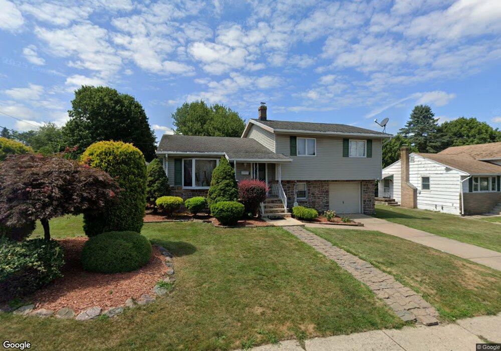 864 Liberty Ct, Hazleton, PA 18202 - photo 1