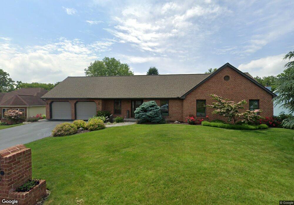 927 Bard Dr, Chambersburg, PA 17202 - photo 1