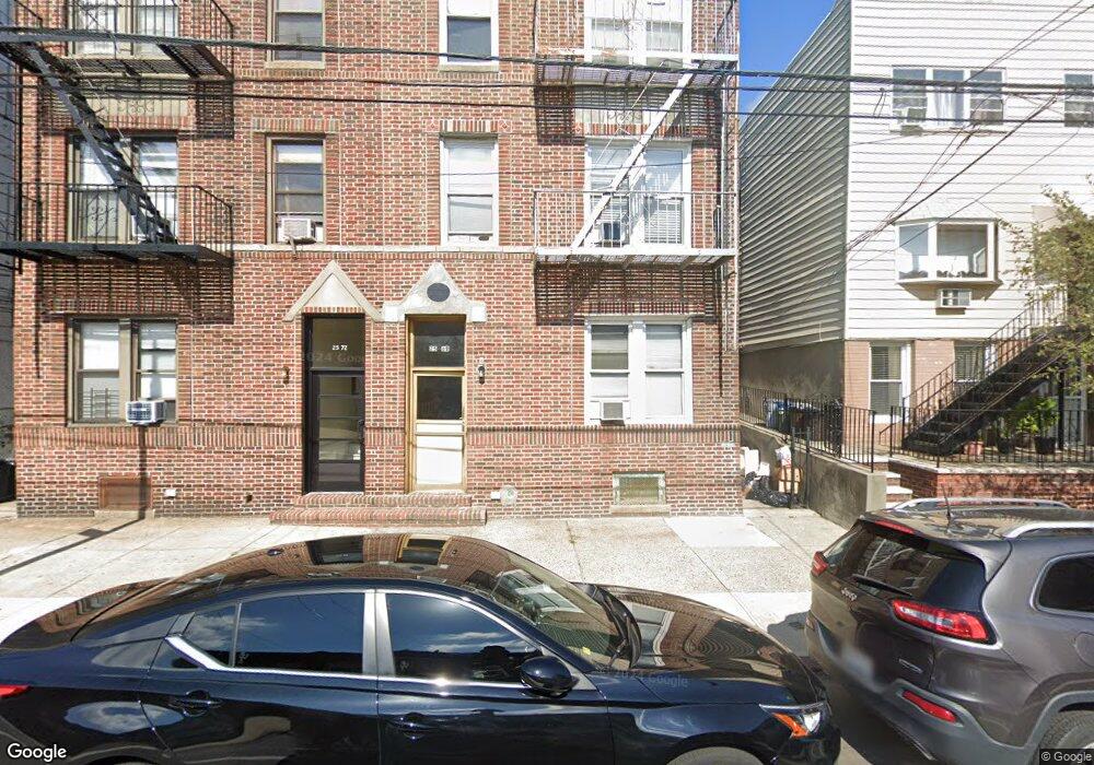 25-68 43rd St unit 2R, Long Island City, NY 11103 - photo 1