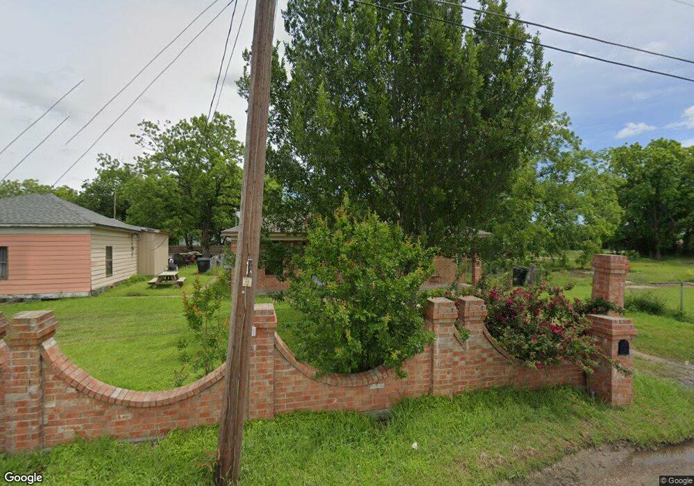 1104 Sabine Ave, Cleburne, TX 76031 - photo 1