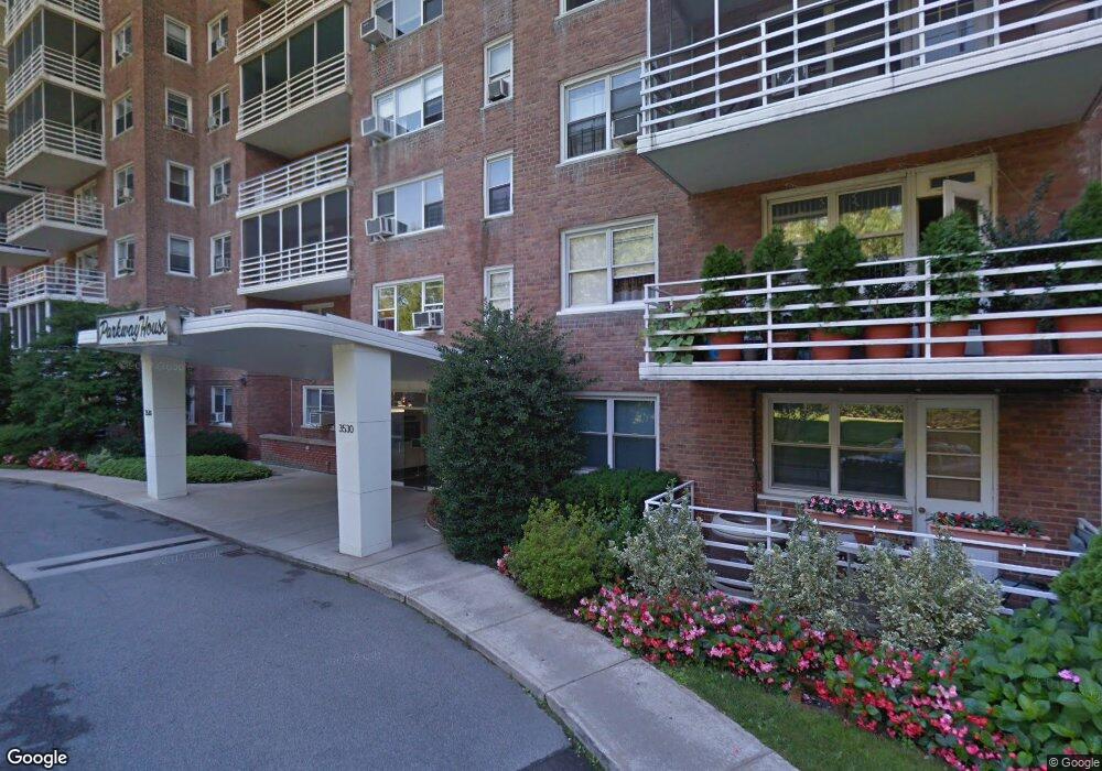 Parkway House unit 3A, Bronx, NY 10463 - photo 1