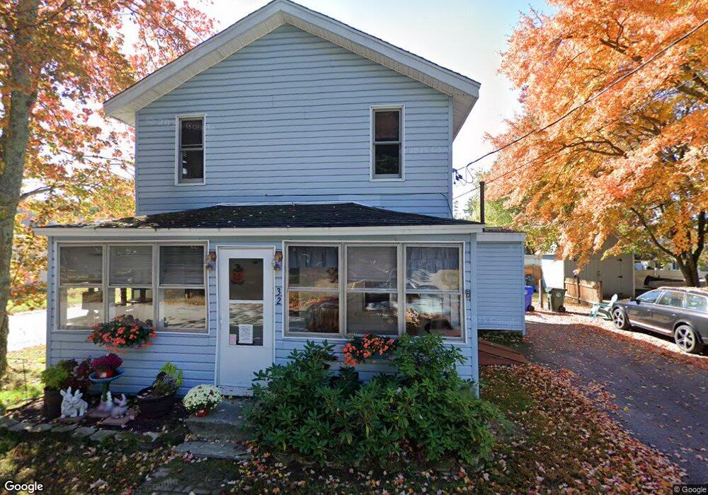 32 Grove Ave, Manchester, NH 03109 - photo 1