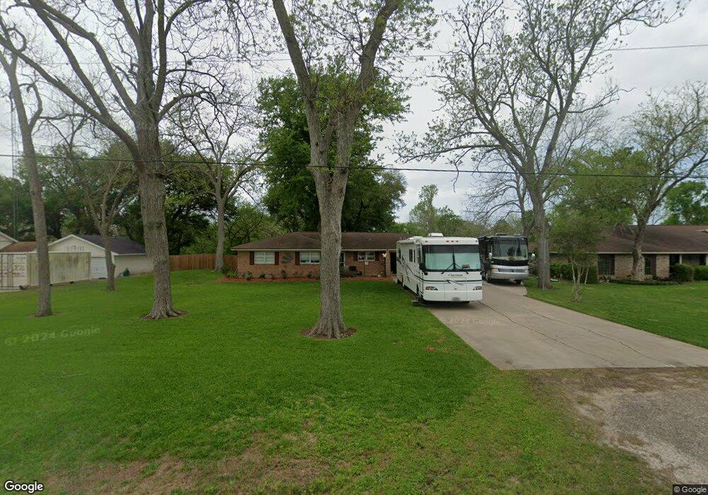 282 Nueces St, Bay City, TX 77414 - photo 1