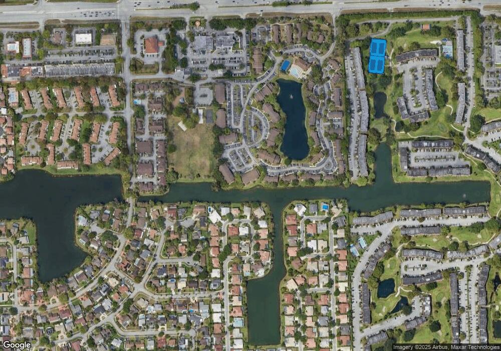 450 Palm Cir W unit 102, Pembroke Pines, FL 33025 - photo 1