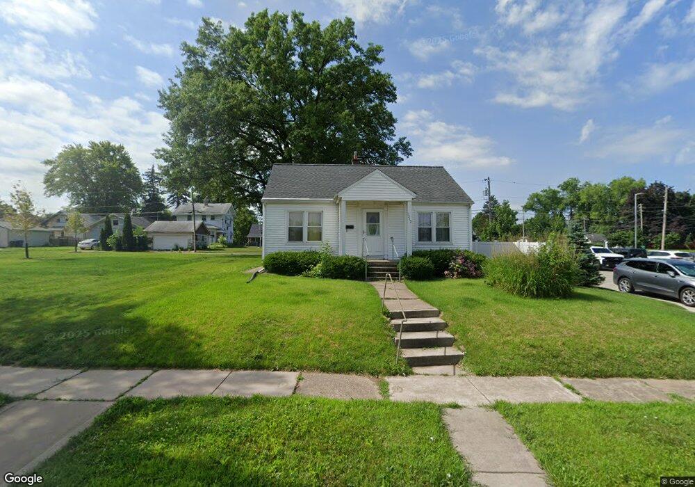 1315 Elm St, Davenport, IA 52803 - photo 1