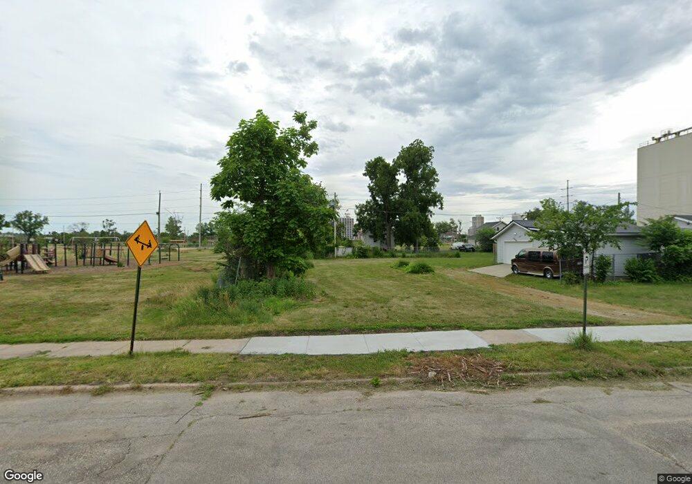 1011 6th St NW, Cedar Rapids, IA 52405 - photo 1