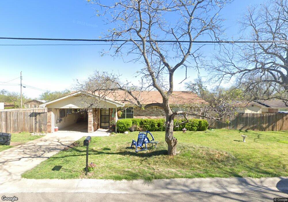 302 W Oak St, Decatur, TX 76234 - photo 1