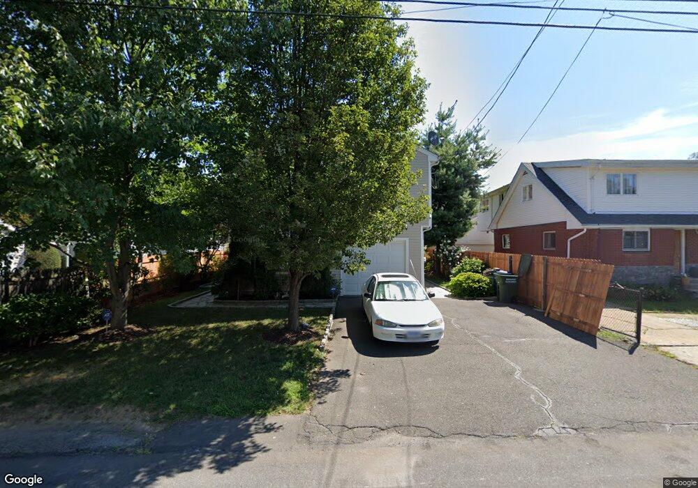 204 Chamberlain Ave, Bridgeport, CT 06606 - photo 1