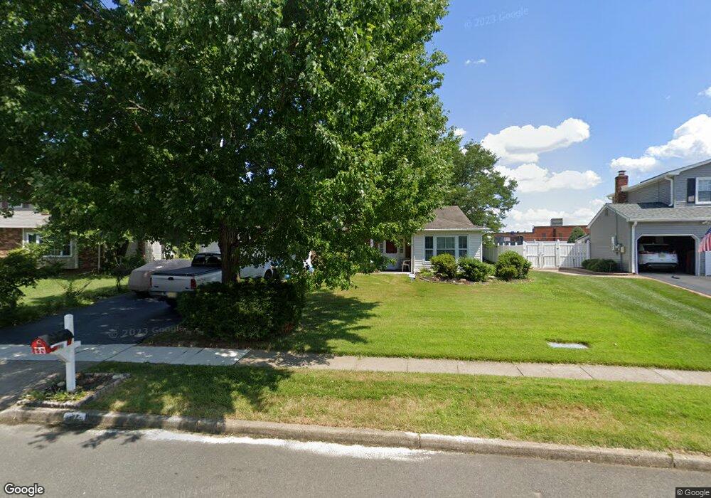 10 Colleen Cir, Ewing, NJ 08638 - photo 1