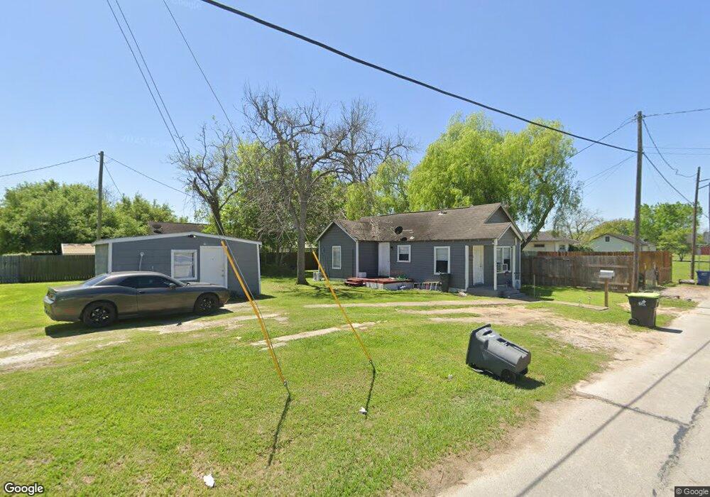 2608 Avenue D, Bay City, TX 77414 - photo 1