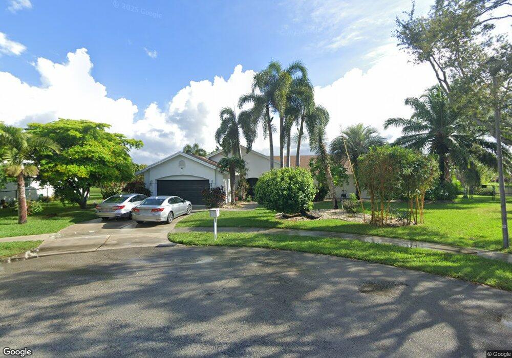 10425 SW 17th Manor, Davie, FL 33324 - photo 1