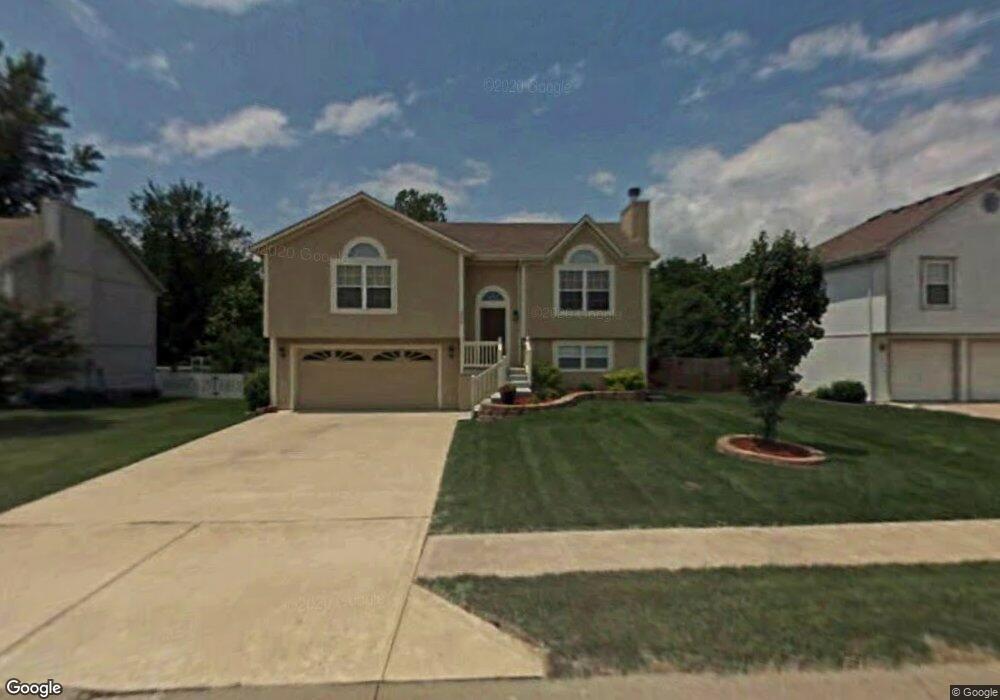 306 S Huntsman Blvd, Raymore, MO 64083 - photo 1