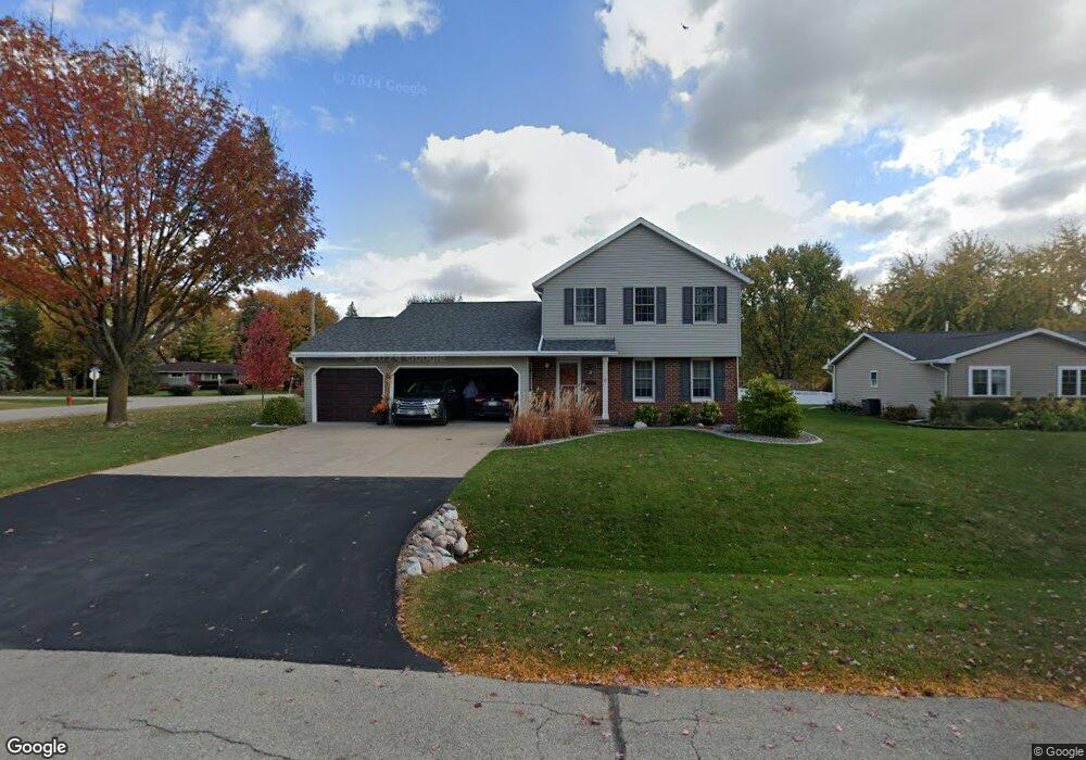 W2811 Schmalz Cir, Appleton, WI 54915 - photo 1