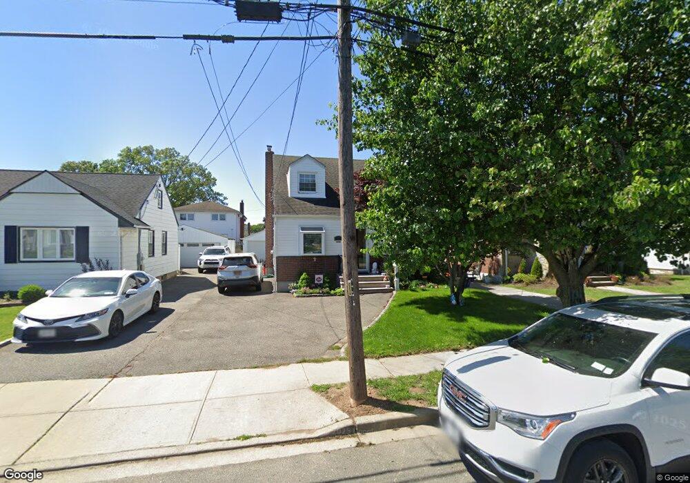 245 Lexington Ave, West Hempstead, NY 11552 - photo 1