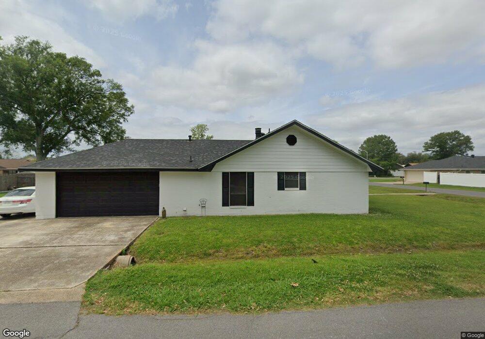 1501 S Meadow Ln, Lake Charles, LA 70605 - photo 1