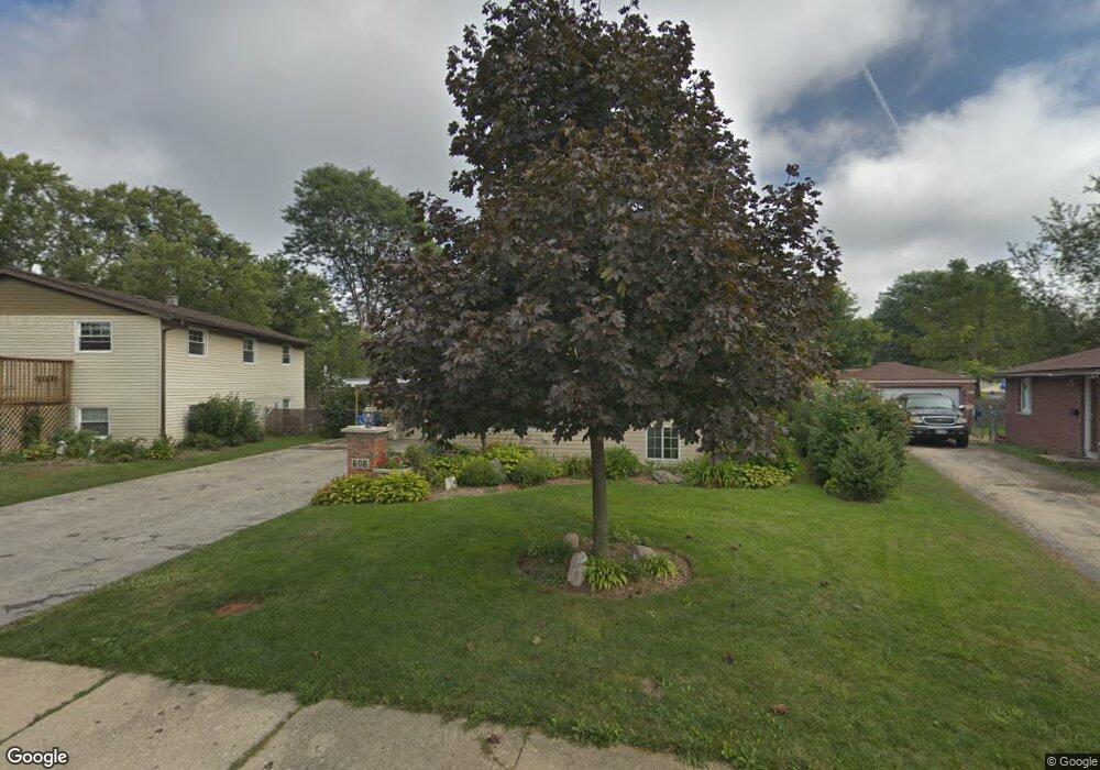 606 Santa fe Ave, Carpentersville, IL 60110 - photo 1