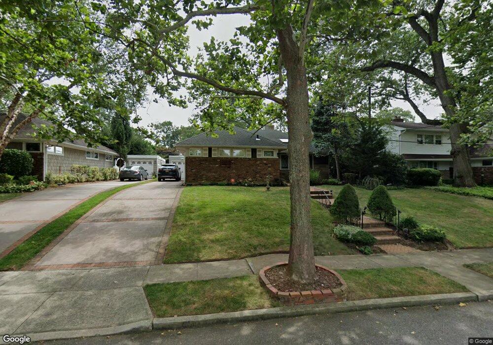 588 Mohawk Rd, West Hempstead, NY 11552 - photo 1