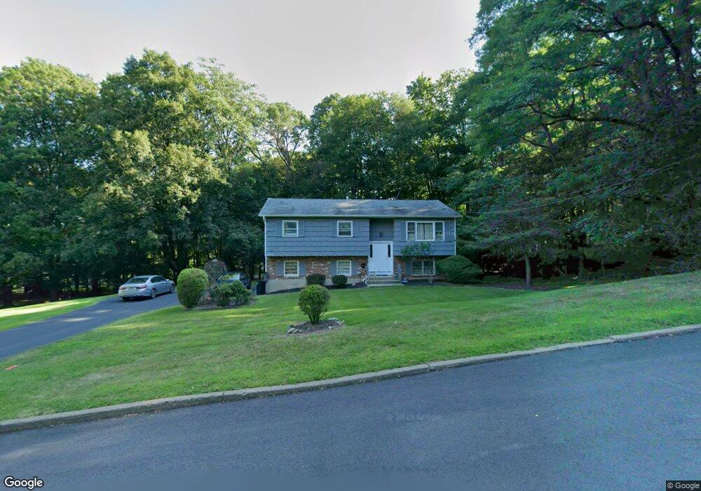 4 Quincy Ct, Airmont, NY 10901 - photo 1